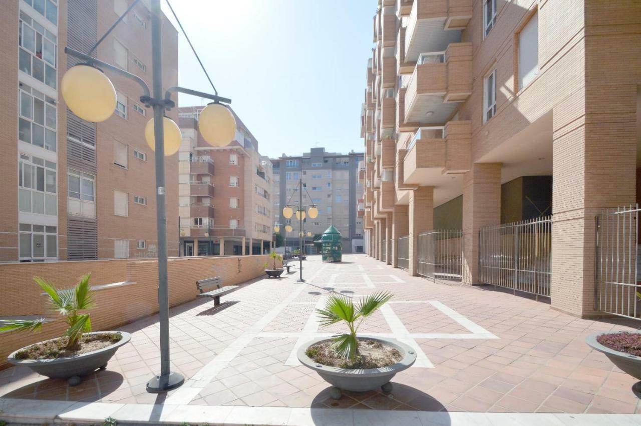 Апартаменты Moderno Apartamento Frente A La Playa Y El Centro Альмерия Экстерьер фото