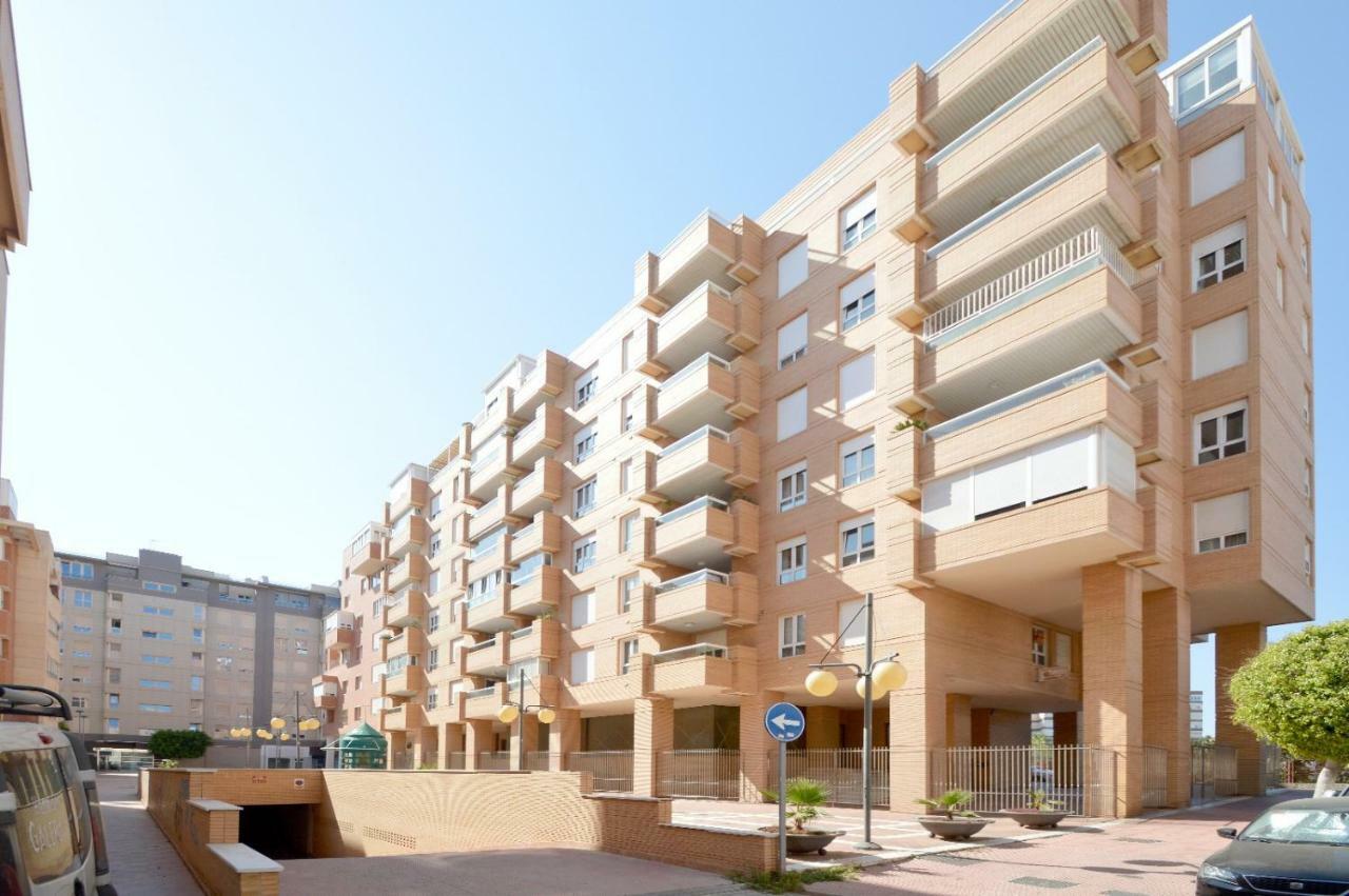 Апартаменты Moderno Apartamento Frente A La Playa Y El Centro Альмерия Экстерьер фото